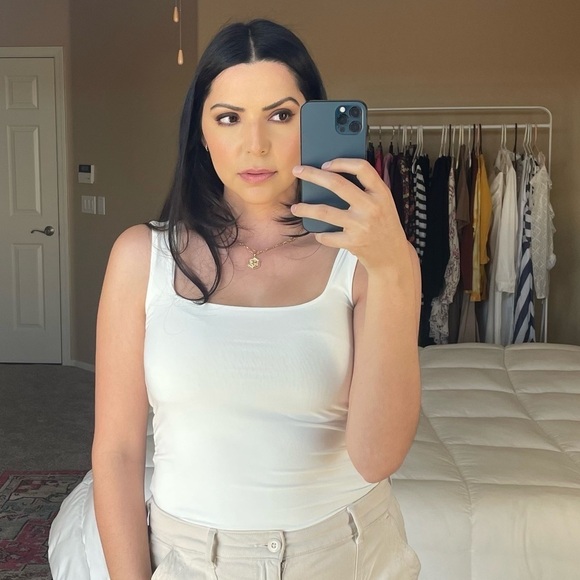 Pretty Little Thing Square Neck White Bodysuit - Picture 1 of 4